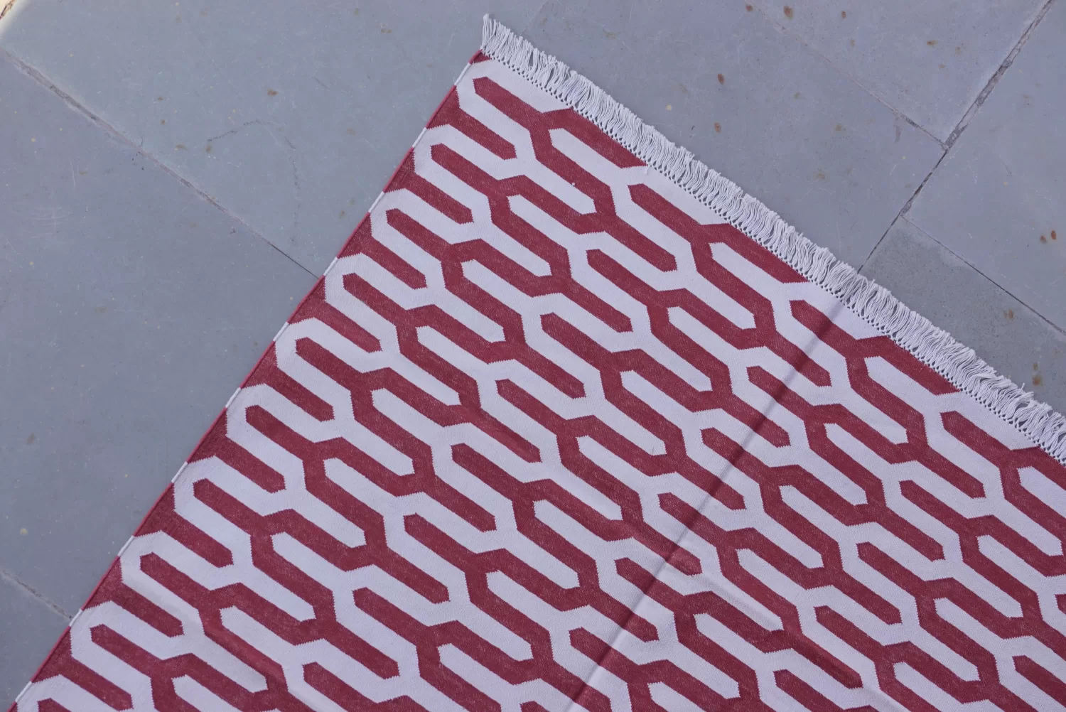 maroon cotton dhurrie rug flatweave texture