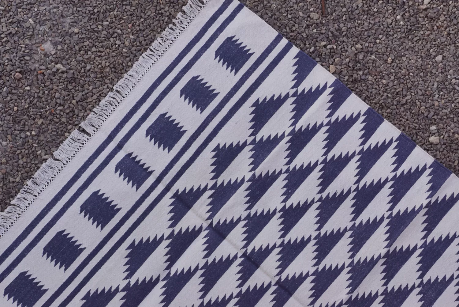 Geometric Sawtooth Diamond Blue Area Rug 4x6 ft | Rugmoda - Reverse Side reversible deep blue cotton rug handmade Jodhpur