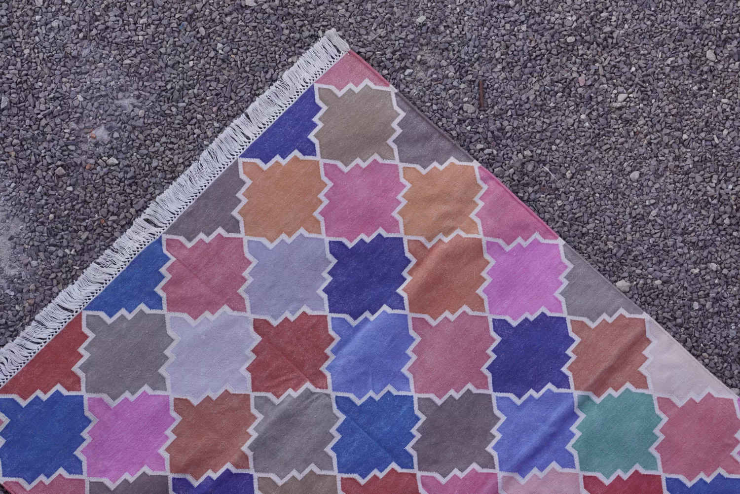 Geometric Moroccan Trellis Washable Area Rug, Multi-Color 4x6 ft | Rugmoda - Texture Detail multi-color cotton dhurrie rug flatweave texture