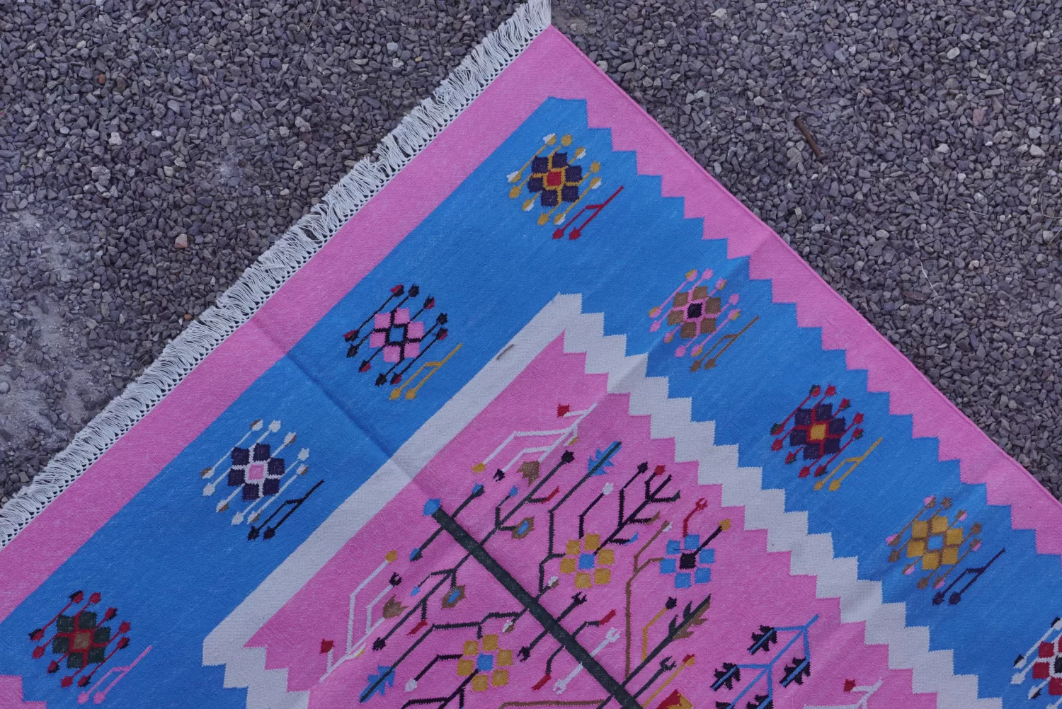 pink cotton dhurrie rug flatweave texture