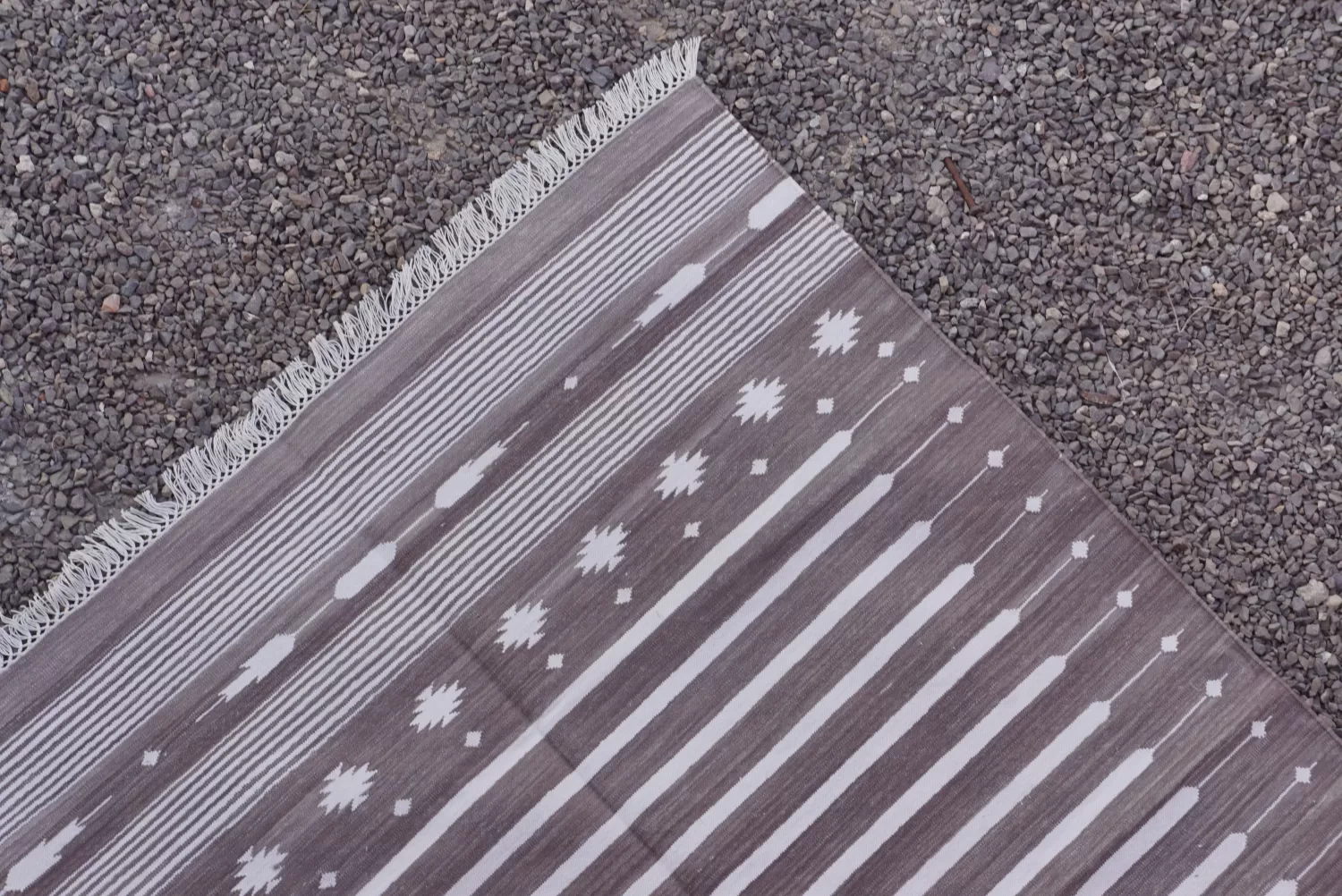 brown cotton dhurrie rug flatweave texture