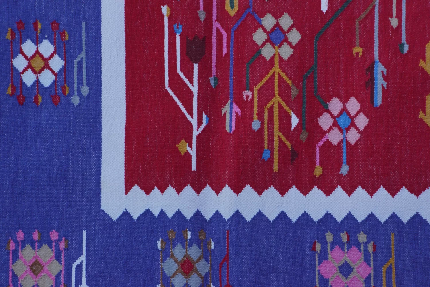 Colorful Tribal Folkloric Cotton Area Rug, Red Blue 4x6 ft | Rugmoda - Reverse Side reversible red cotton rug handmade Jodhpur