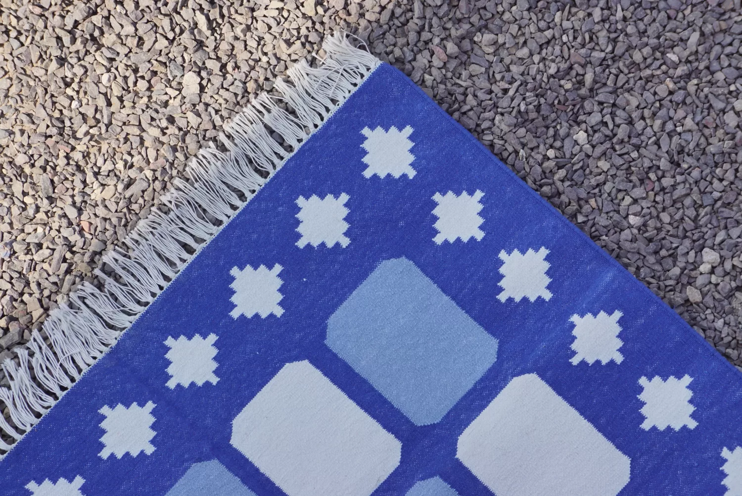 Geometric Block Washable Cotton Area Rug, Royal Blue & White, 3x5 ft | Rugmoda - Reverse Side reversible royal blue cotton rug handmade Jodhpur