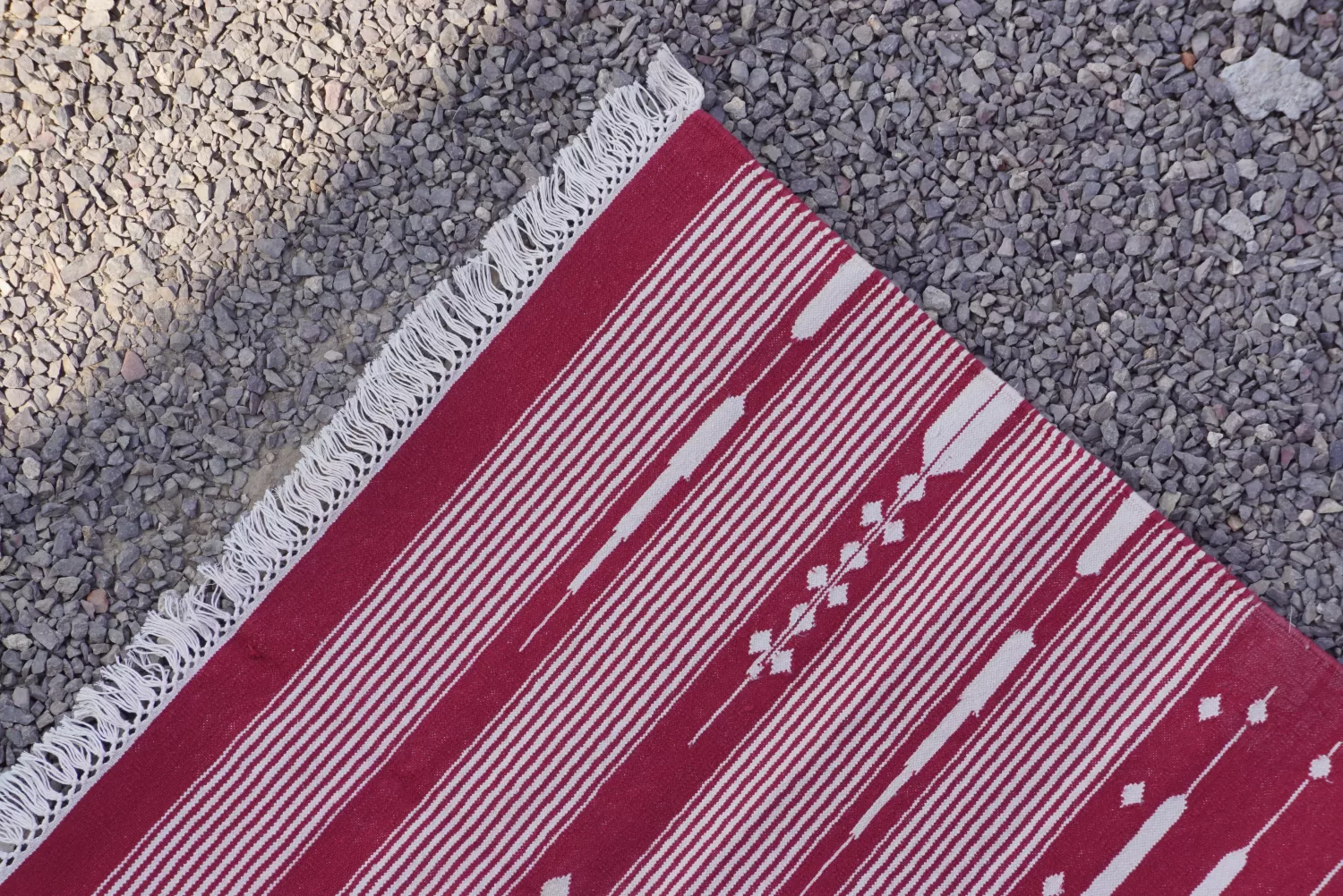 Washable Geometric Striped Red Area Rug, 3x5 ft | Rugmoda - Reverse Side reversible crimson red cotton rug handmade Jodhpur