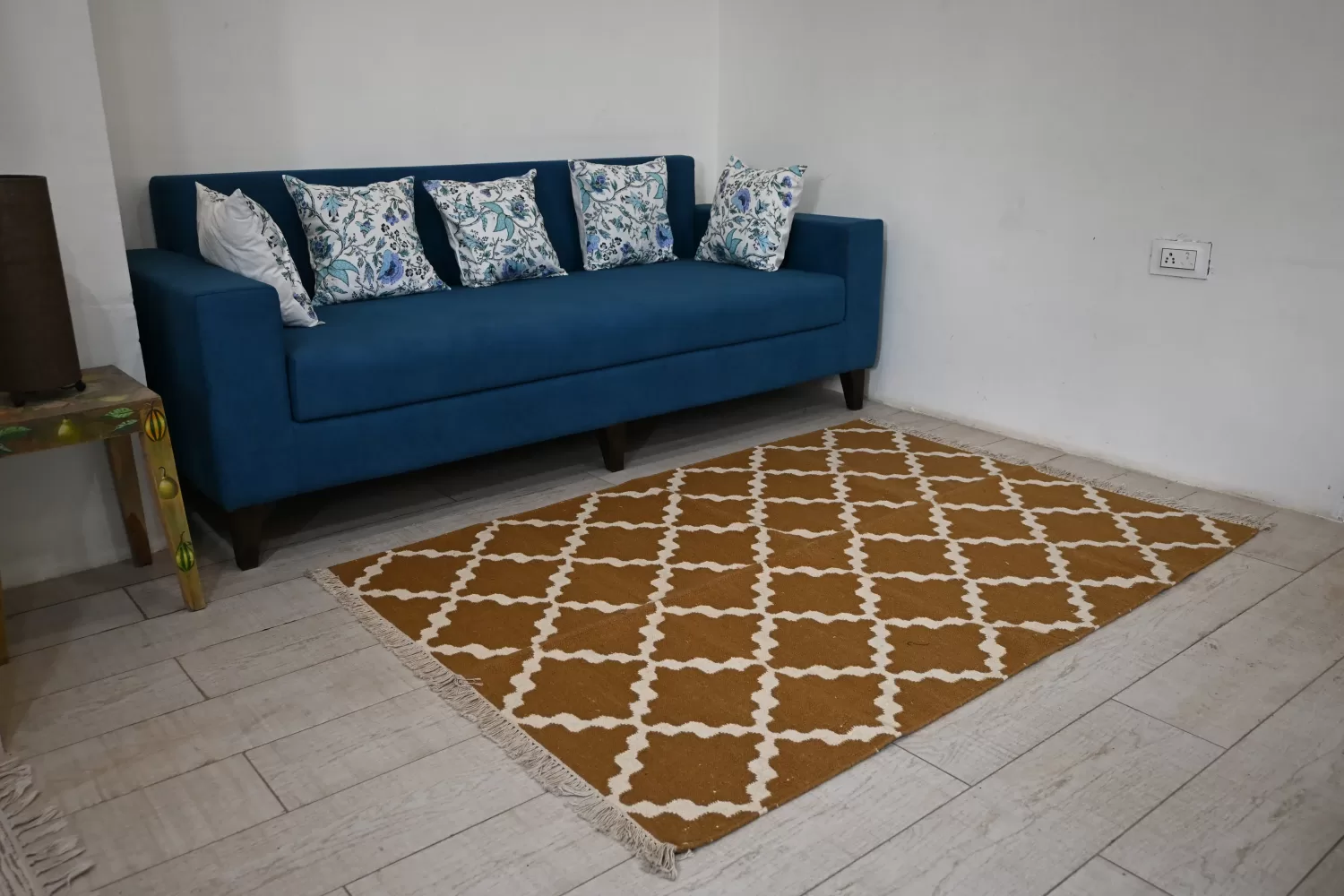 Geometric Ogee Trellis Washable Wool Area Rug, Camel Brown, 4x6 ft | Rugmoda - Lifestyle washable rugs camel brown boho living room decor