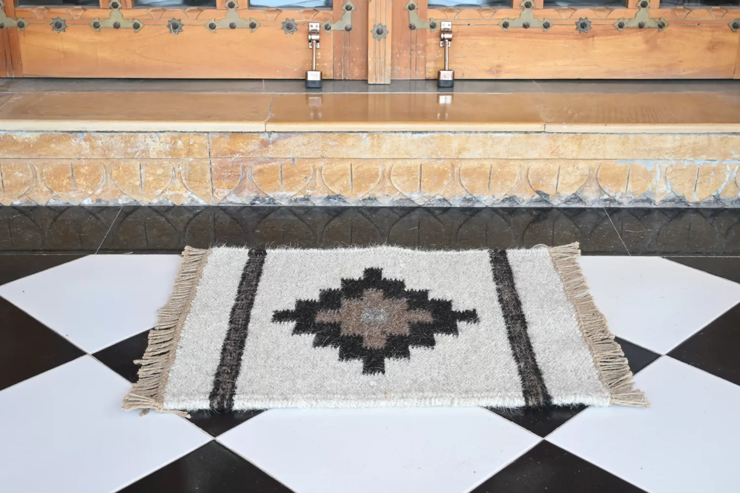 Washable Area Rugs Natural Off-White 1.5x2 ft | Rugmoda - Main View washable area rugs natural off-white Rugmoda