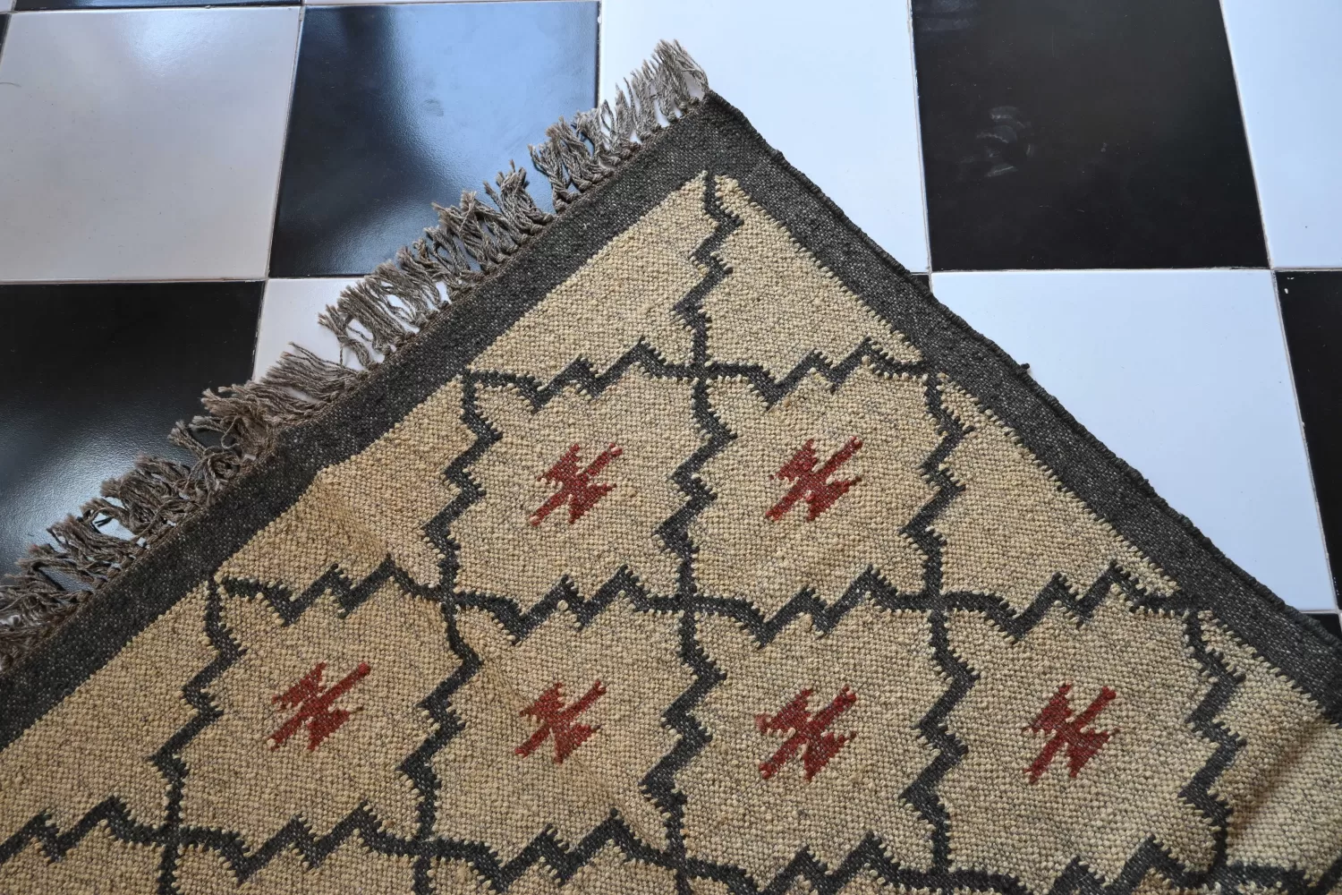 Geometric Stepped Diamond Washable Area Rugs Beige Grey Rust 3x5 ft | Rugmoda - Size Reference jute dhurrie custom sizes made to order Rugmoda