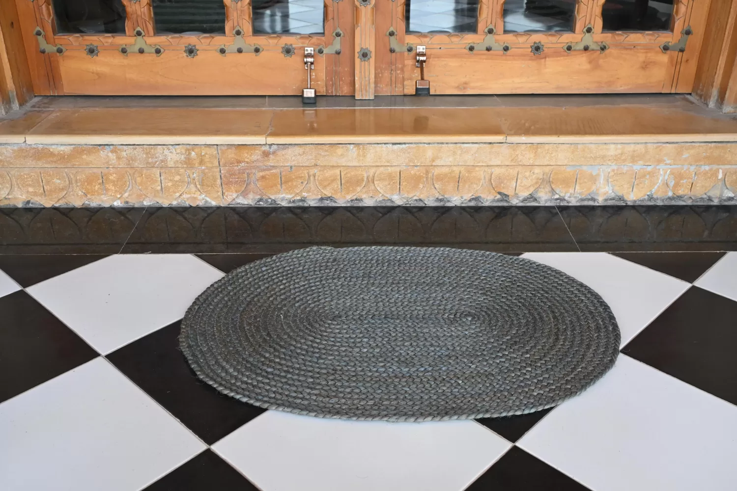 Solid Spiral Braided Grey Jute Rug, 1.5x2 ft | Rugmoda - Main View grey rugs charcoal grey Rugmoda