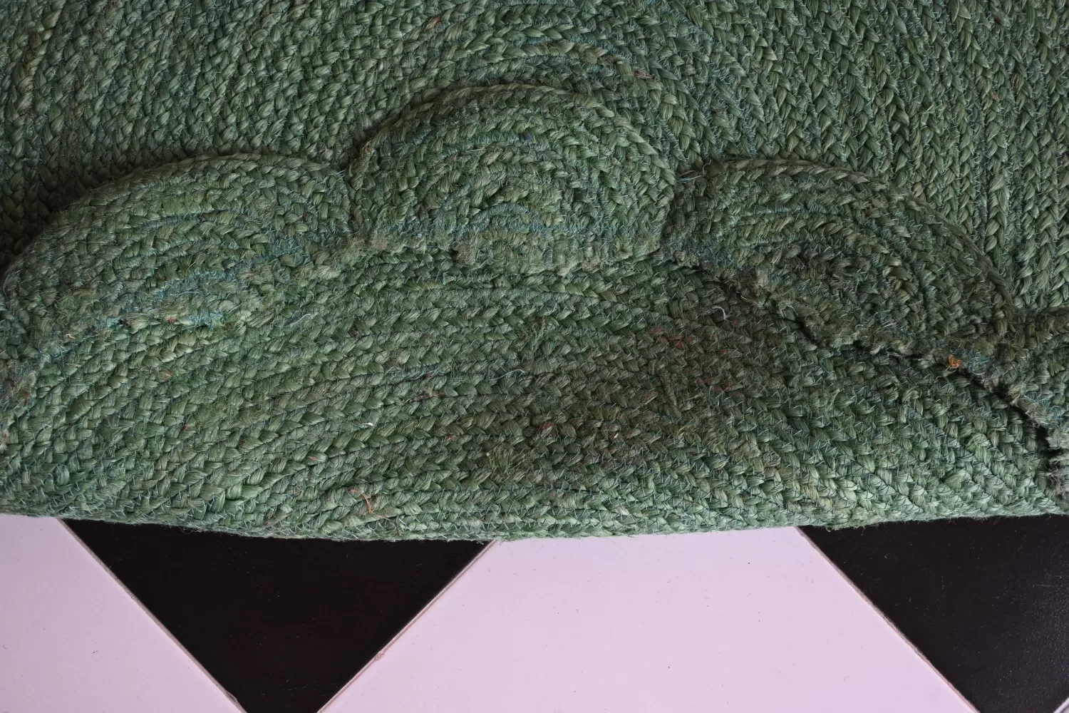 Washable Rugs Green Scalloped Jute 3x3 ft | Rugmoda - Lifestyle washable rugs green boho living room decor